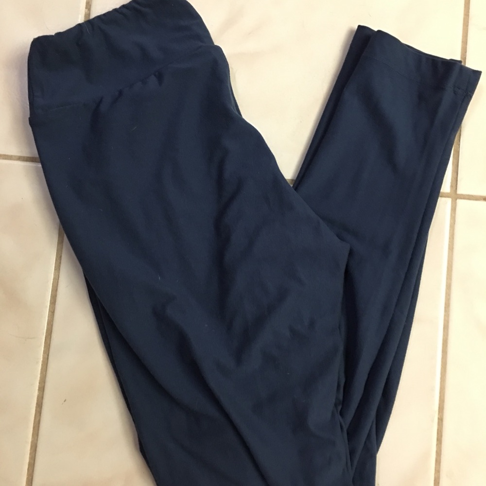 Lularoe OS solid blue leggings, like new!